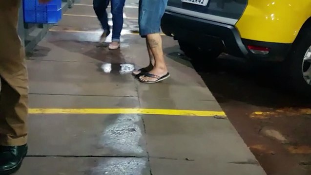 Suspeito de agredir a mulher é encaminhado até a delegacia