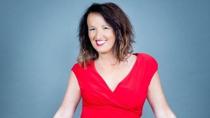 Anne Roumanoff avoue être “sur plusieurs dossiers” depuis son divorce