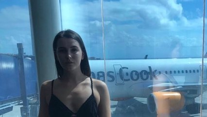 Jugée trop "provocante", elle est menacée d'expulsion de son vol