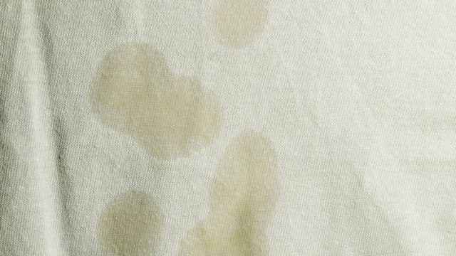 Comment retirer une tache de graisse ? (Vidéo)