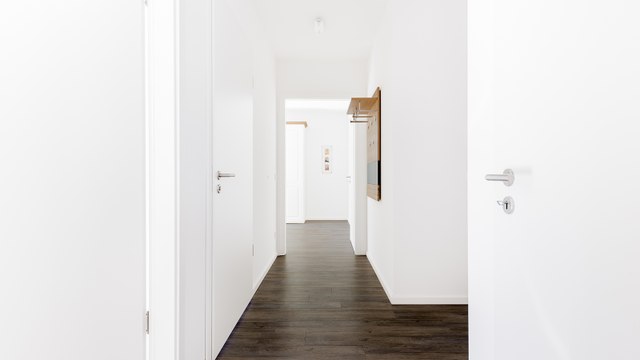 Comment nettoyer parfaitement un mur blanc ? (Vidéo)