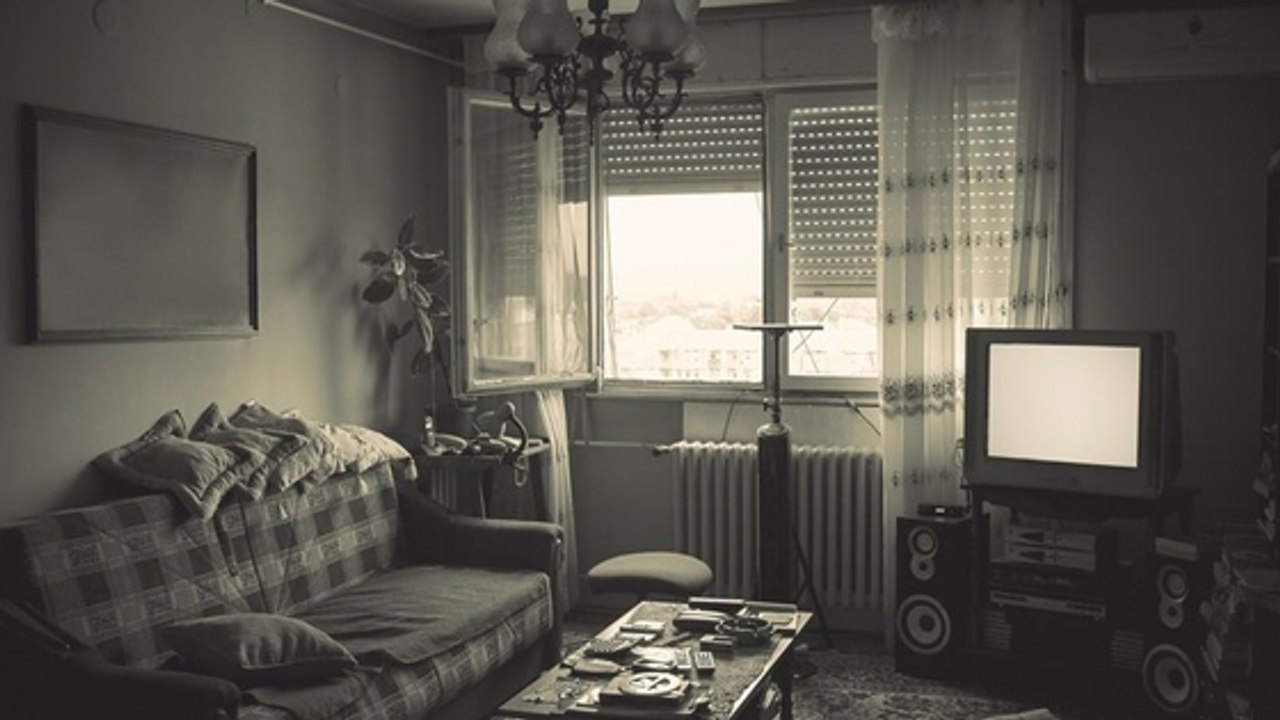 Elle pensait que son appartement était hanté : ce qu'elle découvre est pire