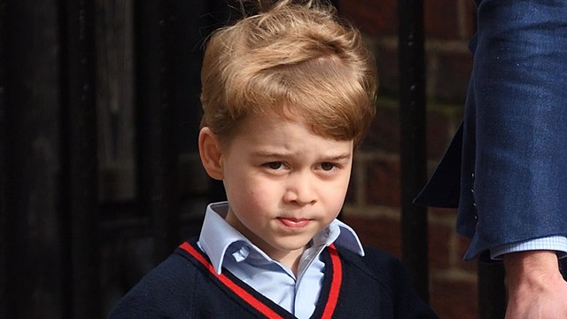 L'attention adorable du prince George envers sa mère Kate Middleton ! (Vidéo)