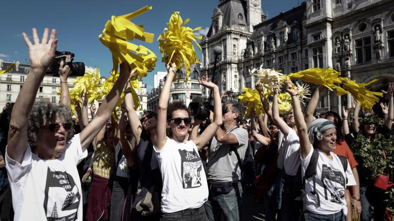Les stages de désobéissance civile, pour apprendre à bien manifester, ont la cote !