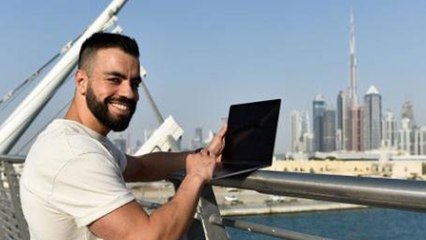 Job de rêve : être payé(e) pour voyager avec ce jeune millionnaire !