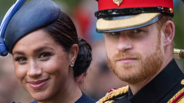 L'échange tendu entre Meghan Markle et le prince Harry pendant le Trooping The Colour (Vidéo)