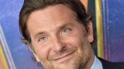 Bradley Cooper se laisse aller et n'a pas peur du ridicule durant ses vacances !