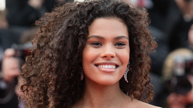 Tina Kunakey : sans maquillage, elle éblouit Instagram