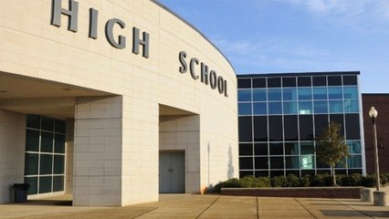 Sexisme : une mère interdite d'entrée dans un lycée à cause de sa tenue