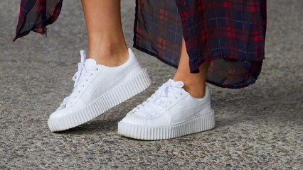 Baskets blanches : comment les porter ? (Vidéo)