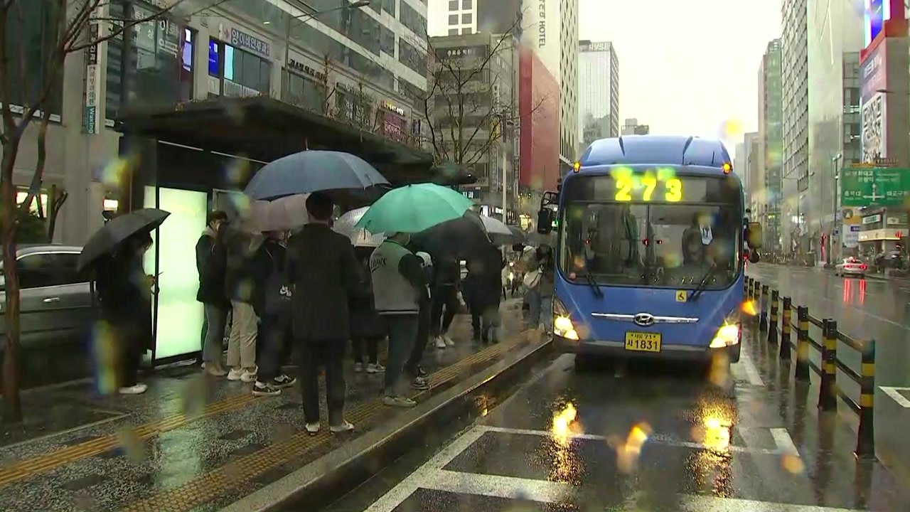 [날씨] 오후에 곳곳 요란한 비...서쪽 답답, 동쪽 건조 / YTN