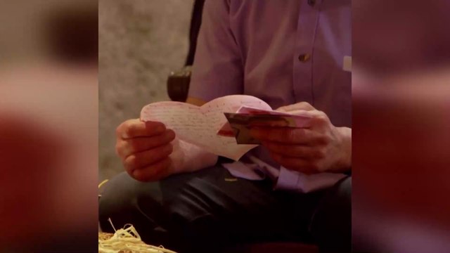 Karine Le Marchand montre ses abdos sur Instagram