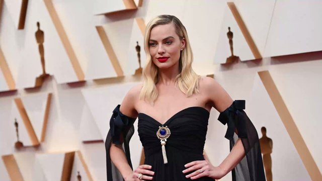Oscars 2020 : Margot Robbie divine dans une robe noire bustier