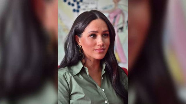 Meghan Markle aperçue détendue avec Archie en porte-bébé dans les rues de Vancouver