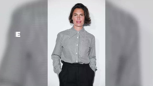 Alessandra Sublet contrôlée à l'aéroport avec un énorme sextoy