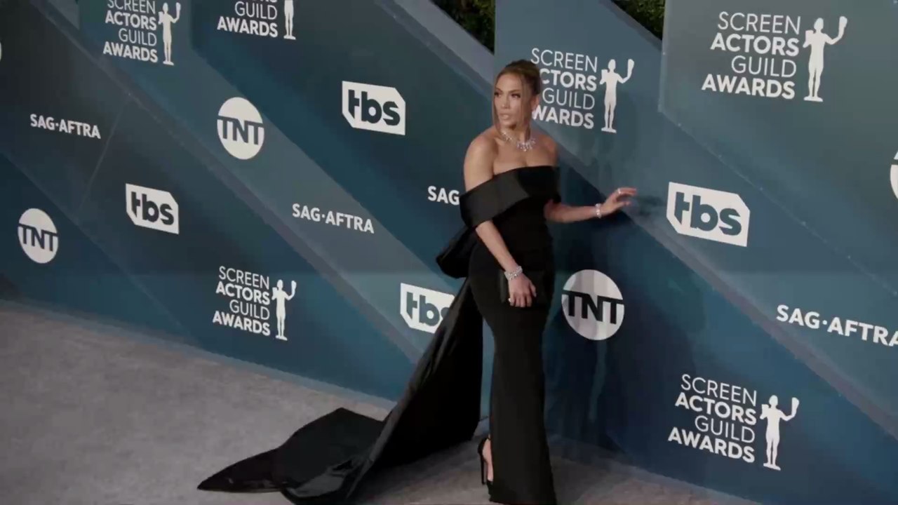 Jennifer Lopez dévoile ses abdos de rêves en bikini et elle est sublime ! (Vidéo)