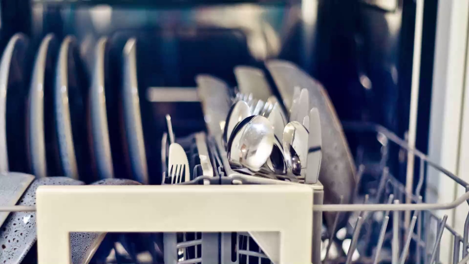 Lave-vaisselle : comment récupérer des verres blanchis par les lavages ? -  Vidéo Dailymotion