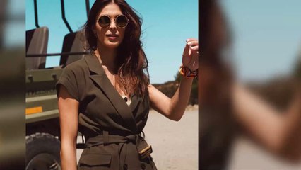 Iris Mittenaere sublime dans une robe courte à pois