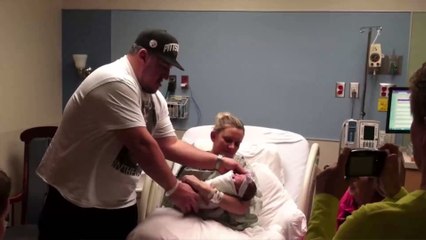 Demande en mariage : ce bébé participe de la plus belle des manières