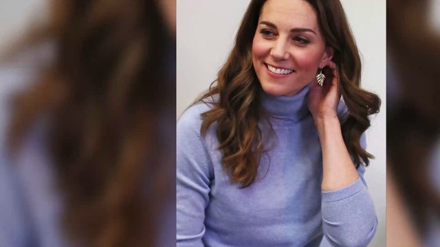 Kate Middleton ose la robe en tweed et les escarpins à paillettes et elle est resplendissante !