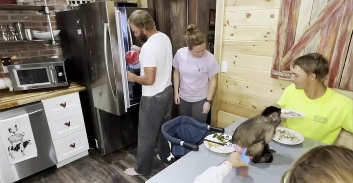 Dinner with Gaitlyn Rae “Doot” Just a peek into a nightly dinner with Gaitlyn Rae #gaitlynrae #dinner