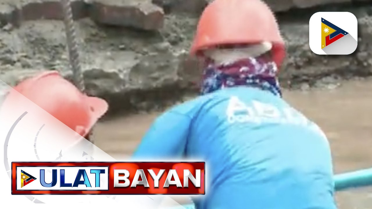 Tubo ng Manila Water, tumagas matapos tamaan ng backhoe; Bahang dulot ng bumulwak na tubig, nagdulot ng trapiko sa West Avenue, Q.C.