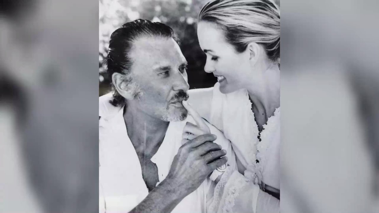 Laeticia Hallyday : elle remercie un des plus grands fans de Johnny avec ce cadeau particulier