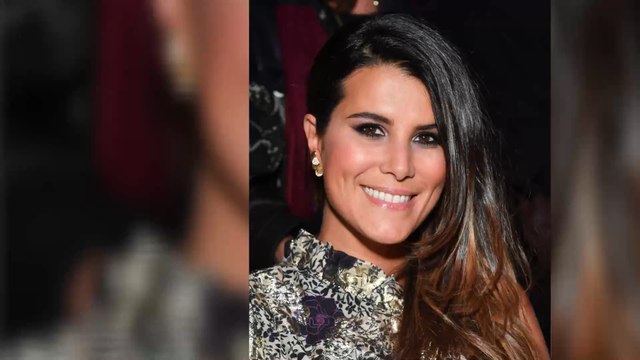 Karine Ferri radieuse : elle s'affiche dans un bikini blanc et un déshabillé en dentelle !