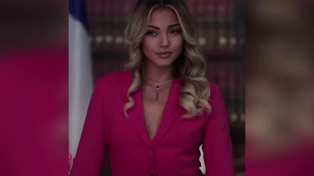 Wejdene déclenche l'hystérie lors de son passage à la Fnac des Halles