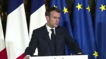 Emmanuel Macron : épuisé sur une photo au sommet européen