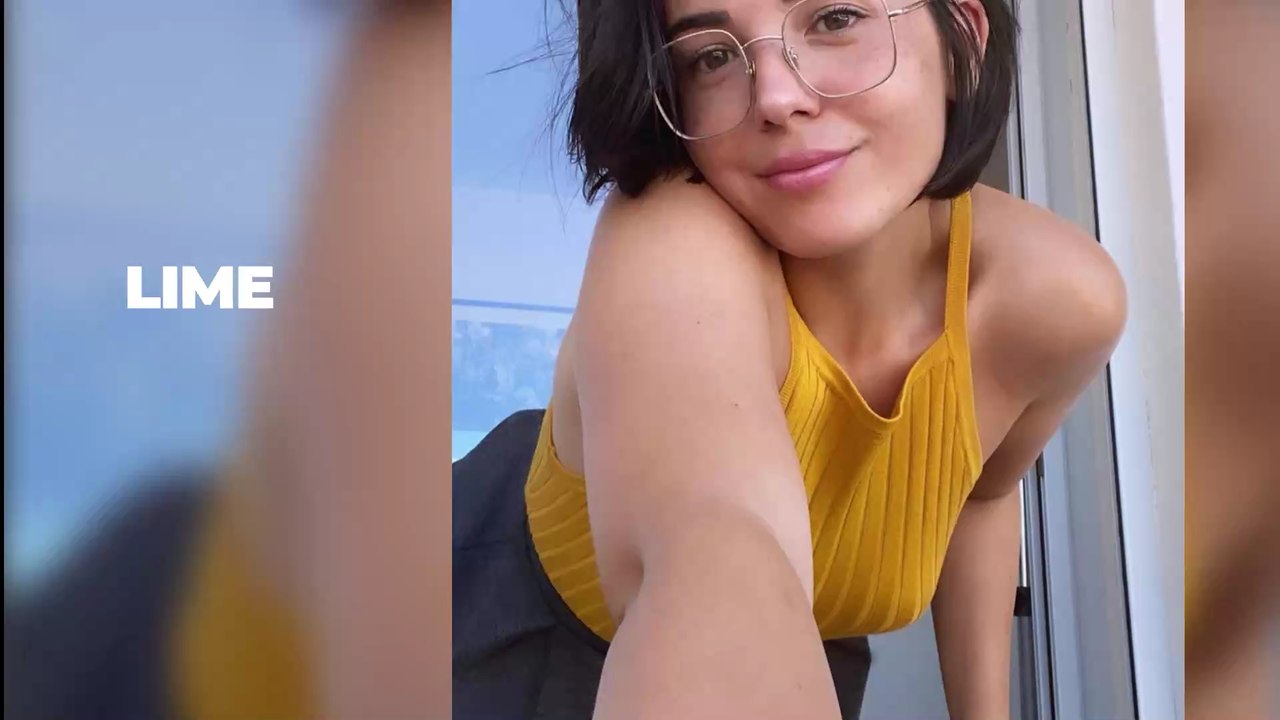 Agathe Auproux : rayonnante en robe nuisette !