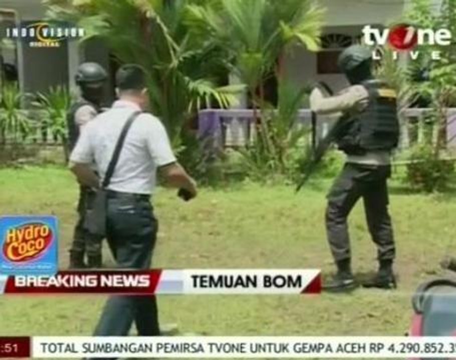 Indonesian police kill 3 suspects after bomb found south of Jakarta