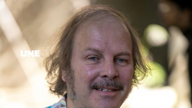 Philippe Katerine se moque d’Angèle dans une vidéo lunaire, les internautes hilares !