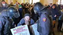 Ativista russa detida em manifestação em São Petersburgo
