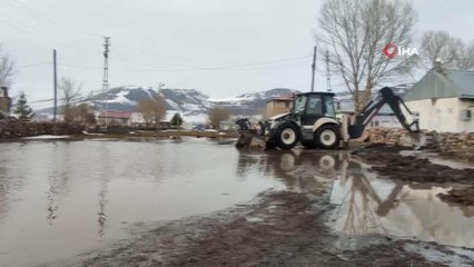 Ardahan'da çok sayıda ev ve ahırın sular altında kaldı