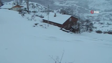 Yoğun kar yağışı Posof'ta etkili oluyor