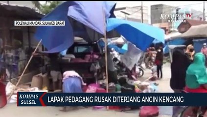 Lapak Pedagang Rusak Diterjang Angin Kencang