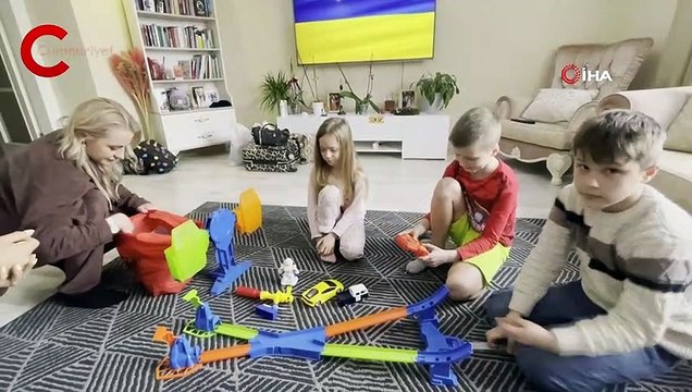 Ukrayna’daki savaştan kaçan anne ve çocuklar İstanbul’daki arkadaşına sığındı