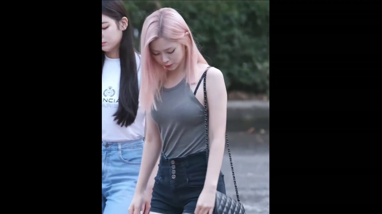 ITZY Ryujin Sexy Moment | 류진 있지 섹시한 순간
