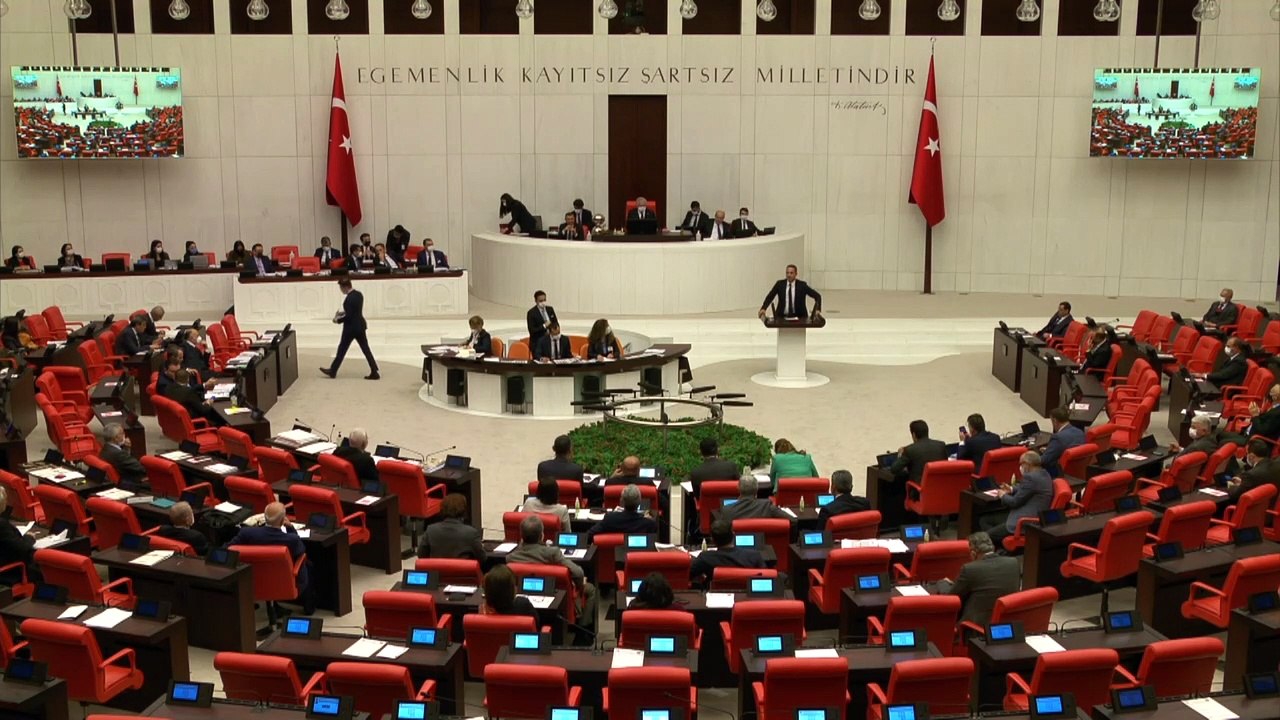 CHP'li Başarır ile AKP'li Cahit Özkan arasında tartışma: "Sen bu ülkenin askerini FETÖ'ye ihbar etmiş bir adamsın"