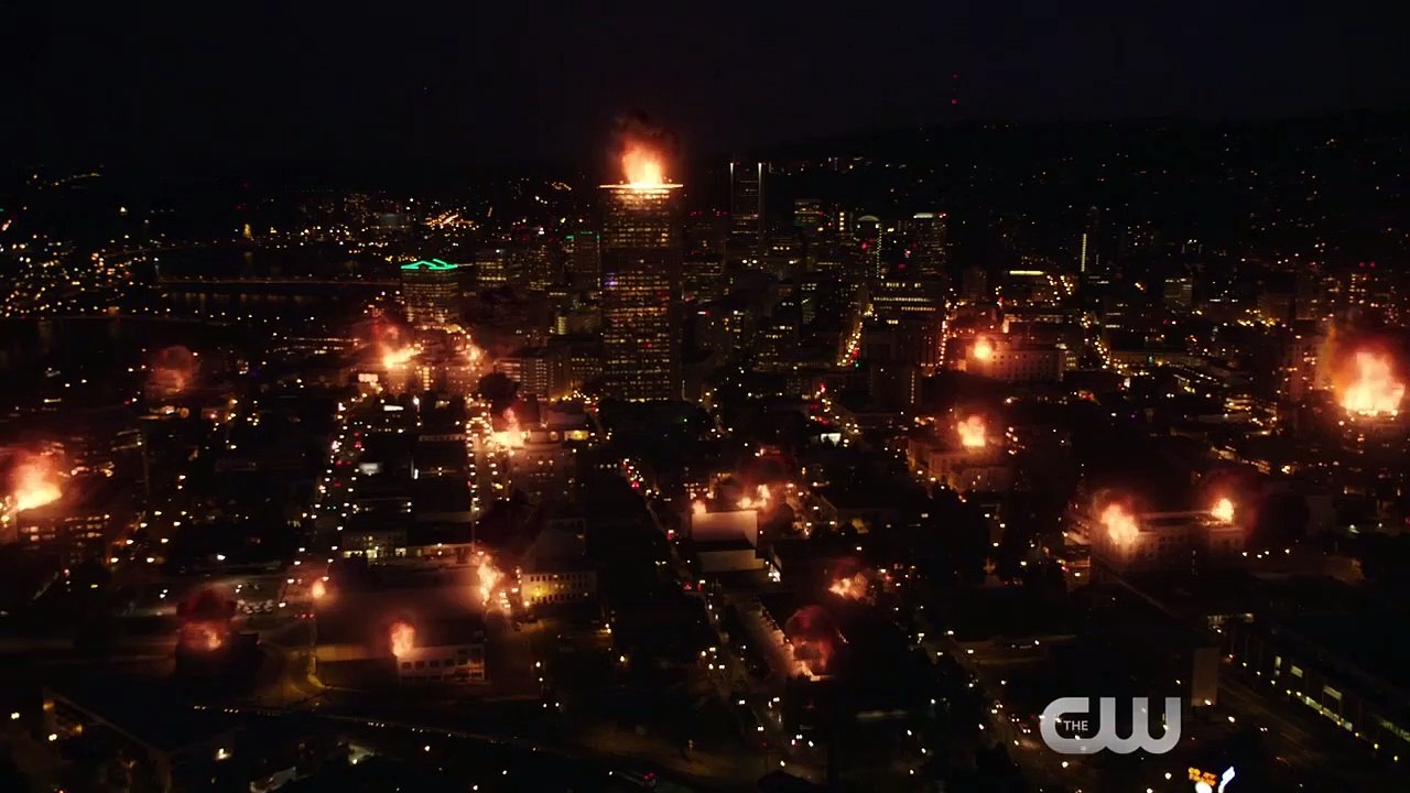 The Flash 2ª Temporada "Invincible" Teaser Original