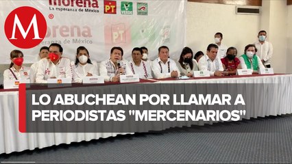 En Oaxaca, Mario Delgado recibe 'chiflidos' tras criticar a periodistas