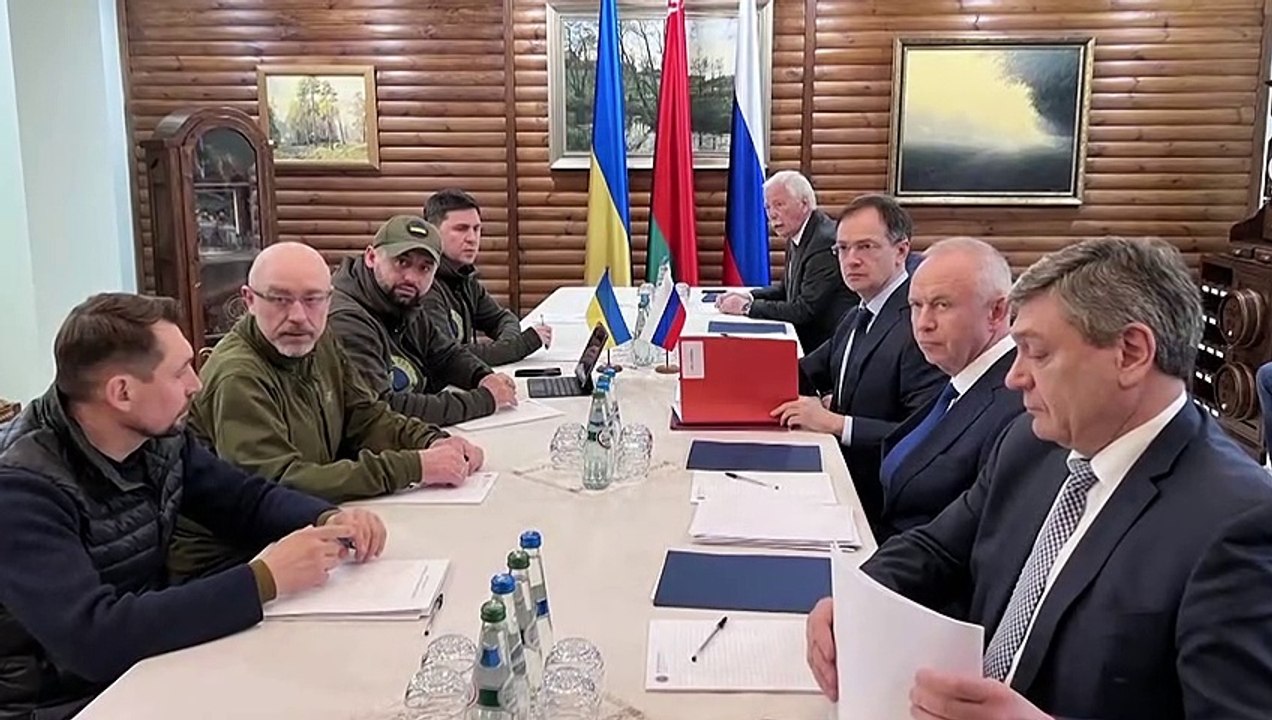 Guerra in Ucraina: la Russia riapre ai corridoi umanitari. Kiev: "Bombe invece di evacuazioni"