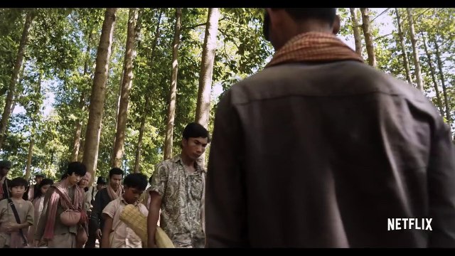 Se lo llevaron (Recuerdos de una niña de Camboya) Tráiler VO