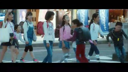 Hacia la luz Tráiler (2) VO