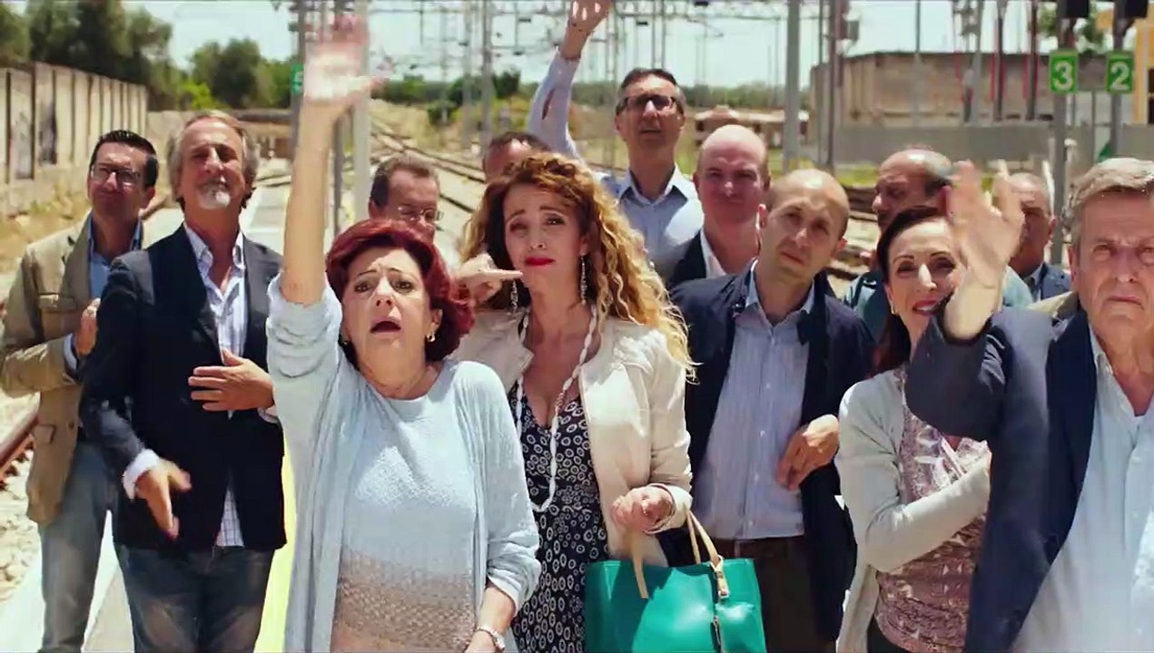 Funcionário do Mês Trailer Legendado