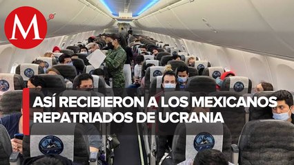 Llega a CdMx avión con mexicanos rescatados de Ucrania