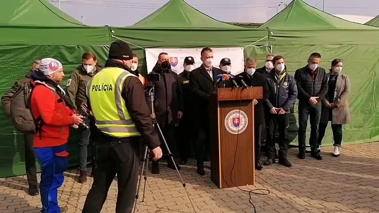 ZÁZNAM: Situáciu na hraniciach bude koordinovať nadrezortná pracovná skupina ÚKŠ
