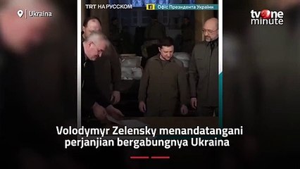 Volodymyr Zelensky Resmi Menandatangani Masuknya Ukraina Ke Uni Eropa  tvOne Minute