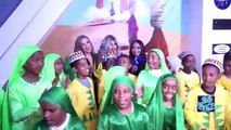اطفال اسوان يغنون للرئيس السيسي مع سلوى خطاب في مهرجان أسوان لسينما المرأة